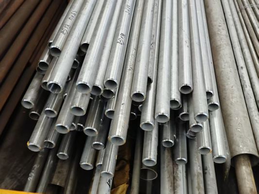 ASTM A192 Zwarte - geverfde - naadloze boilerbuizen onder hoge druk voor industrieel gebruik