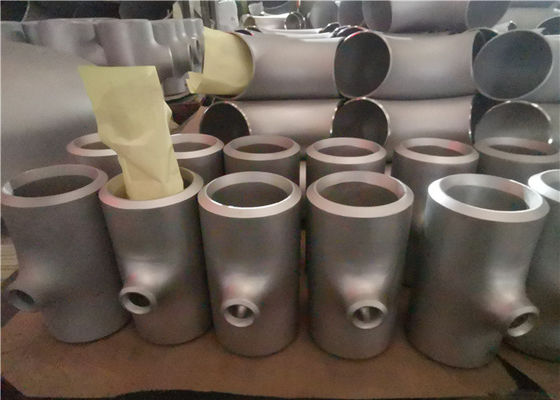 De naadloze Geverniste Montage van de het T-stukpijp van TP304 Stuiklasse 110mm Gelijke